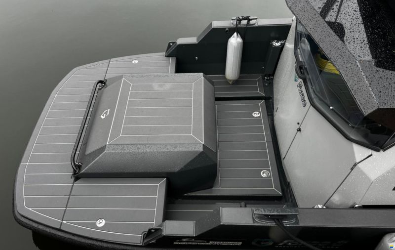 8 Inboard