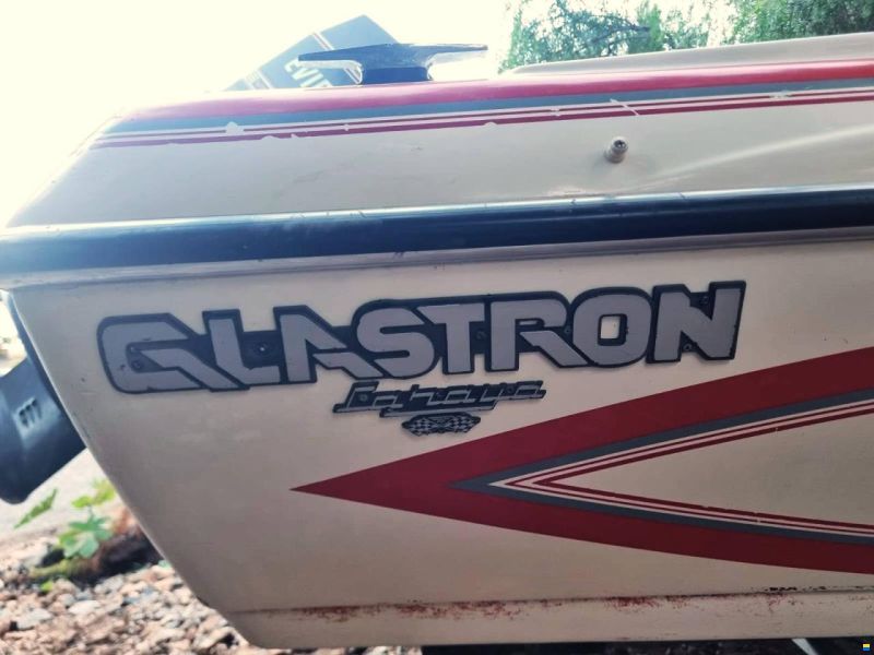 Glastron La Raya SV144
