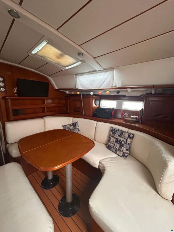 Beneteau Oceanis Clipper 411