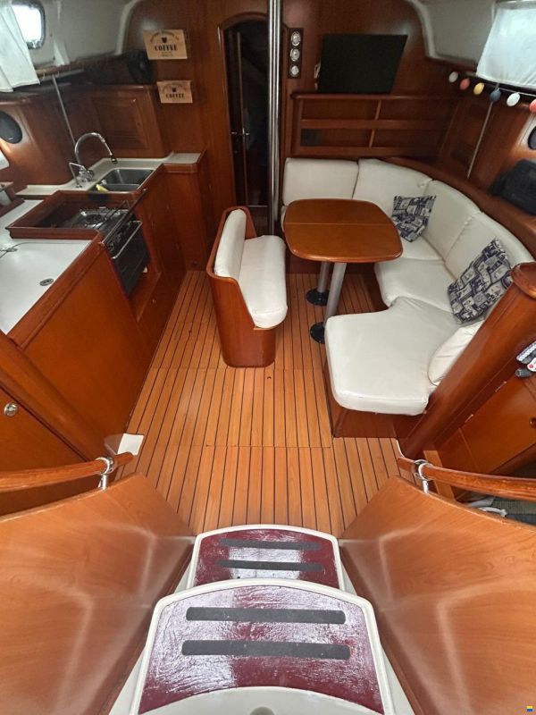 Beneteau Oceanis Clipper 411