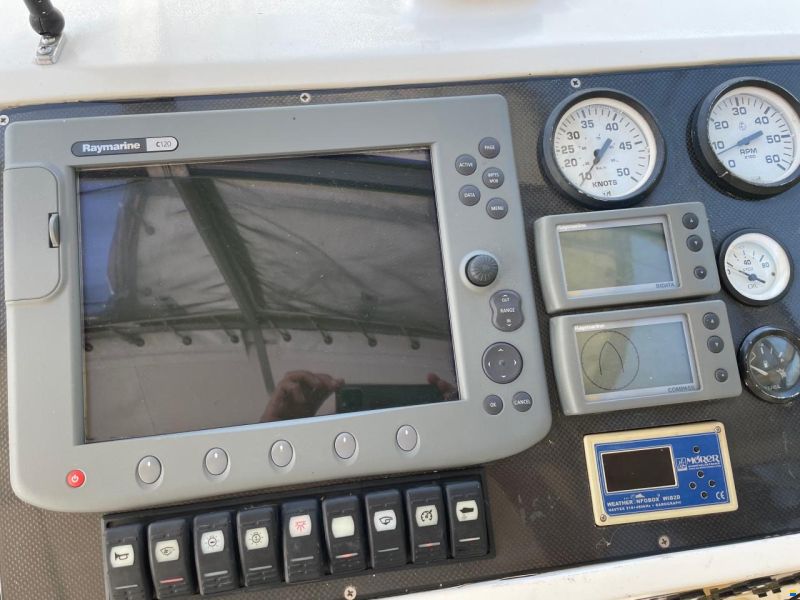 Rinker 280 Fiesta Vee