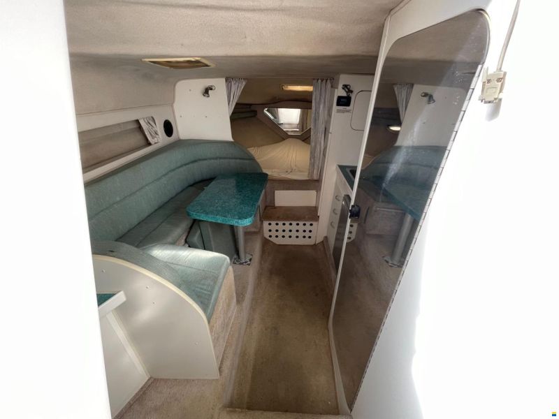 Rinker 280 Fiesta Vee