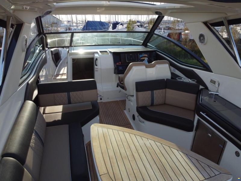 Sea Ray 320 Sundancer