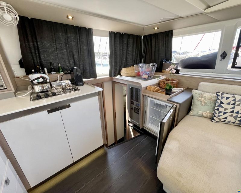 Fountaine Pajot Isla 40 Owner's Version