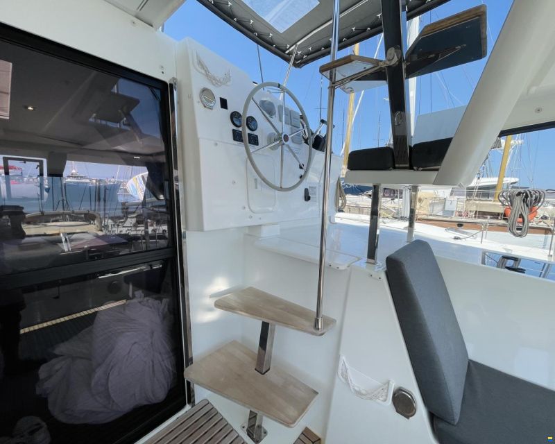 Fountaine Pajot Isla 40 Owner's Version