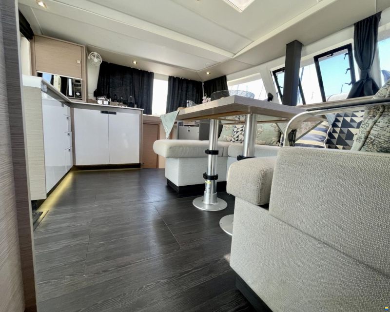 Fountaine Pajot Isla 40 Owner's Version