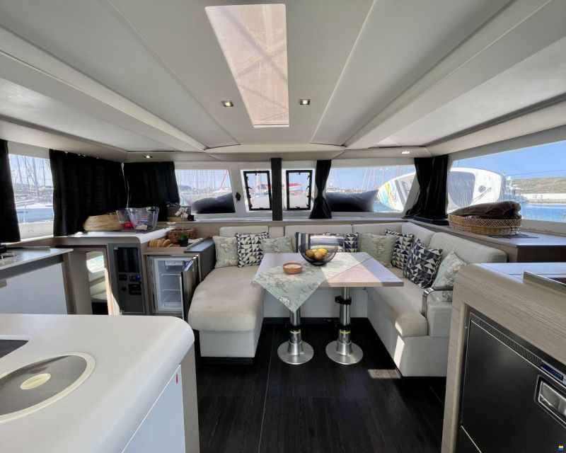 Fountaine Pajot Isla 40 Owner's Version