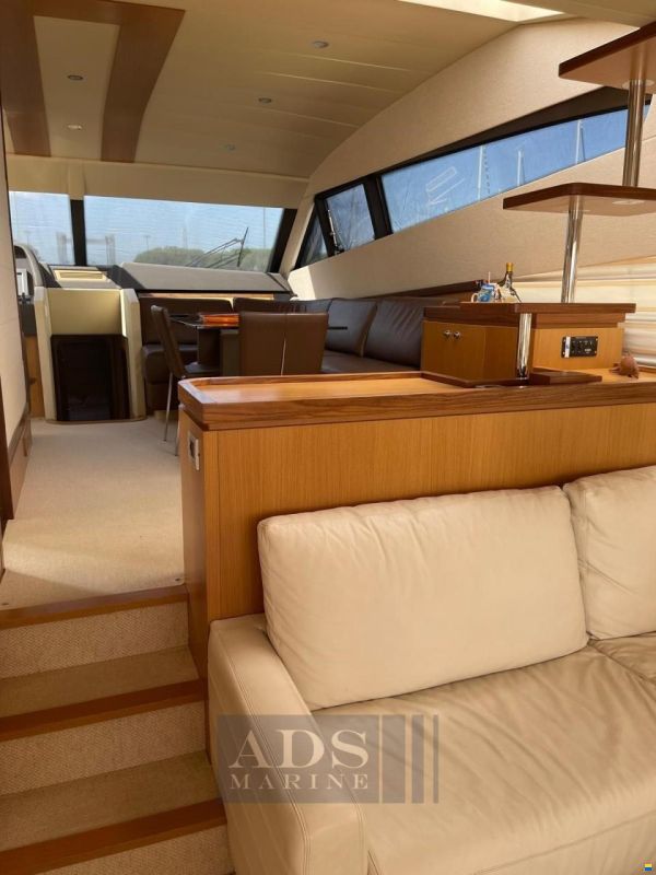 Ferretti 681