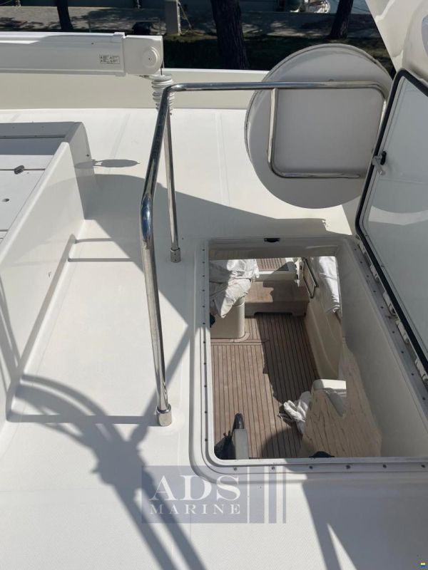 Ferretti 681