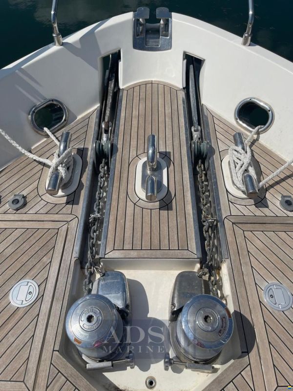 Ferretti 681