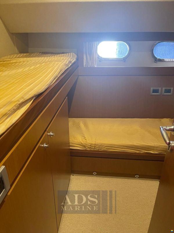 Ferretti 681