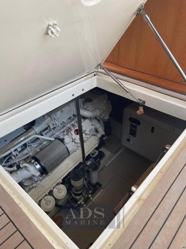 Ferretti 681