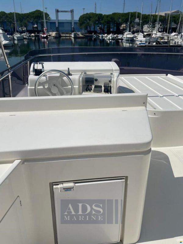 Ferretti 681