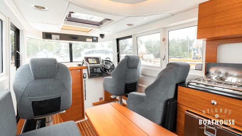 Paragon Yachts 31 Cabin