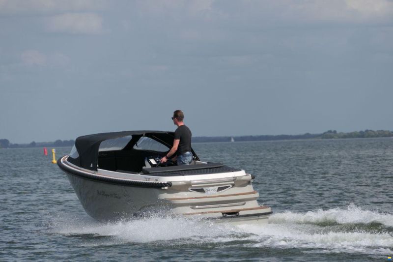 Oud Huijzer 650 Tender