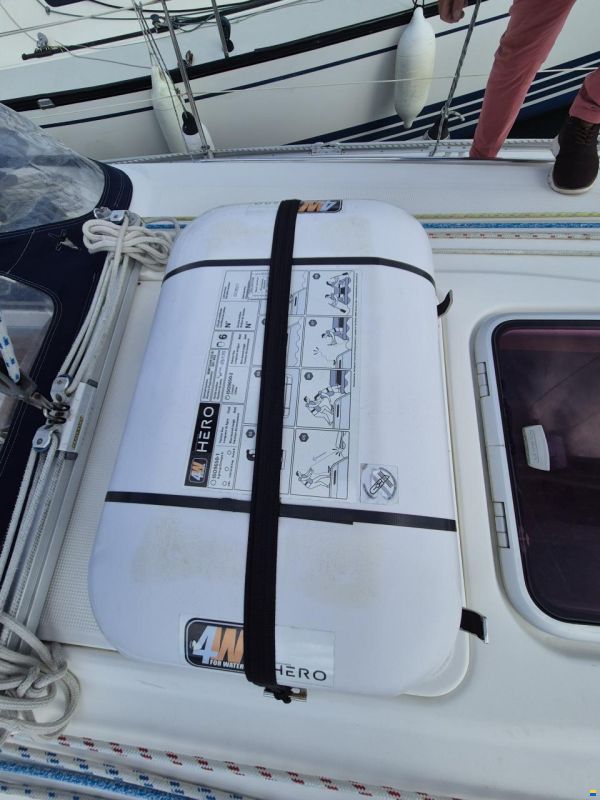 Bavaria 33 cruiser