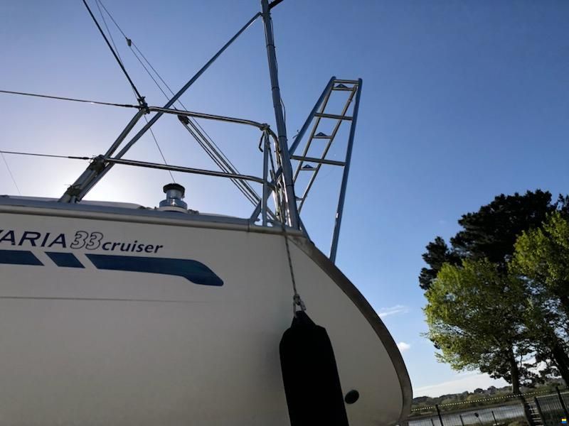 Bavaria 33 cruiser