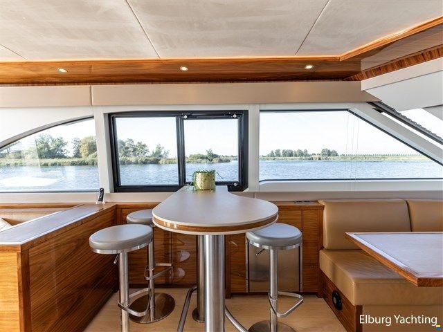 Van den Hoven Executive 2100