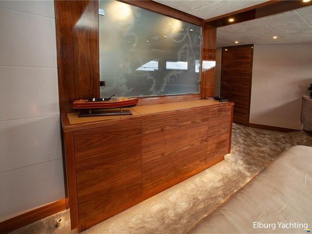 Van den Hoven Executive 2100