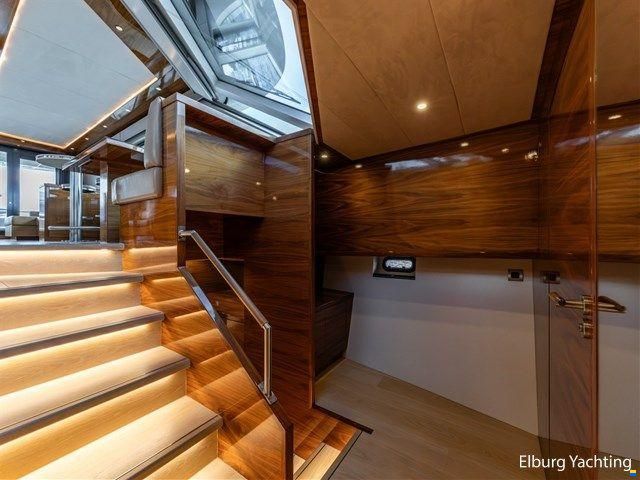 Van den Hoven Executive 2100