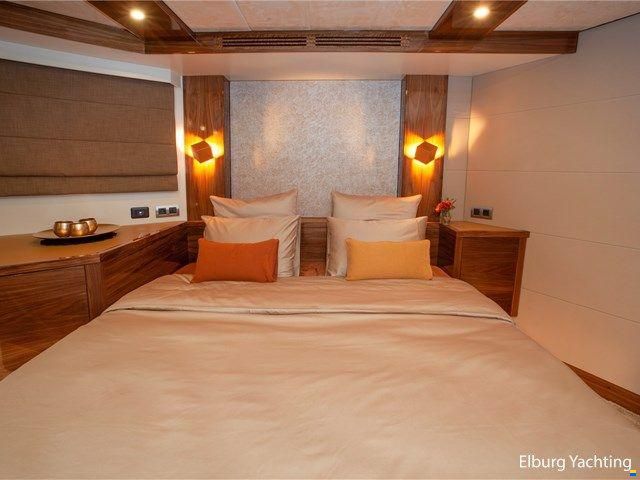 Van den Hoven Executive 2100