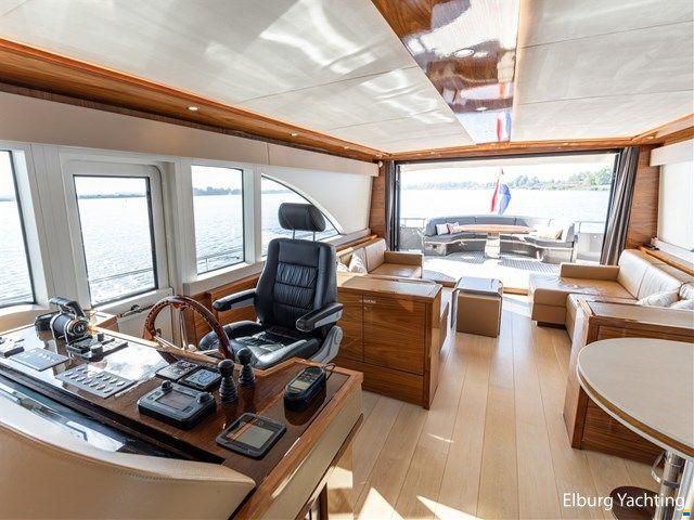 Van den Hoven Executive 2100