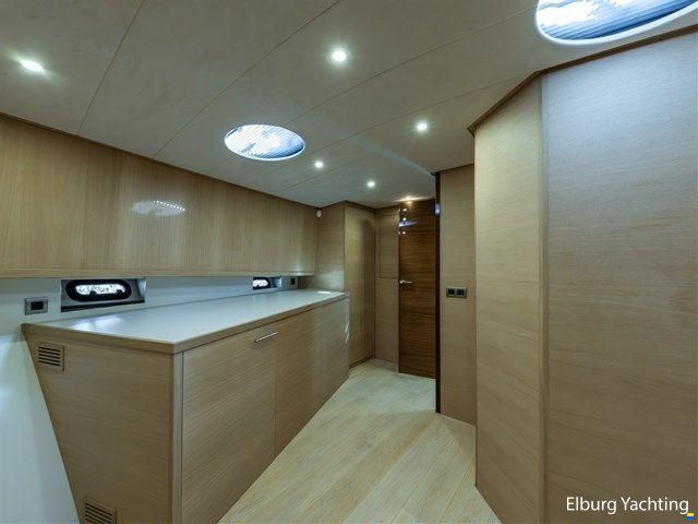 Van den Hoven Executive 2100