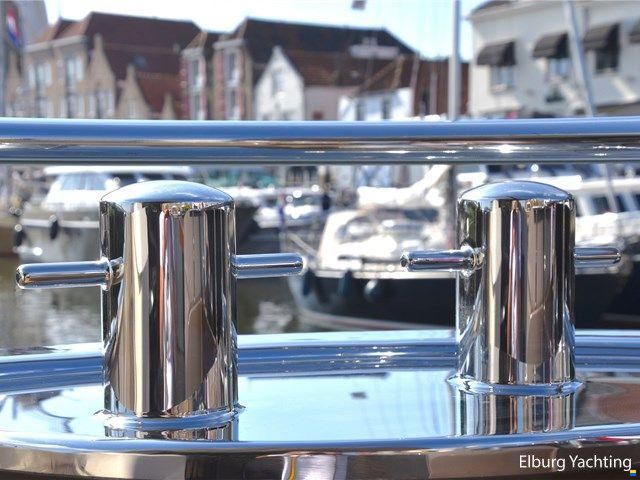 den Hoven Executive 2100