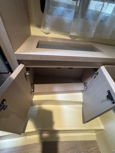 Capoforte CX 280i mit Option Liegeplatz