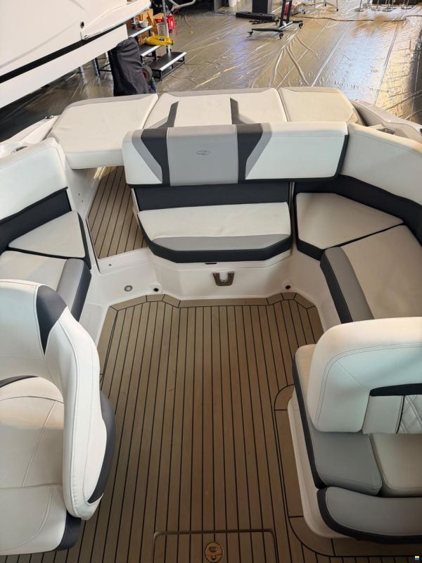 Regal 2000ES