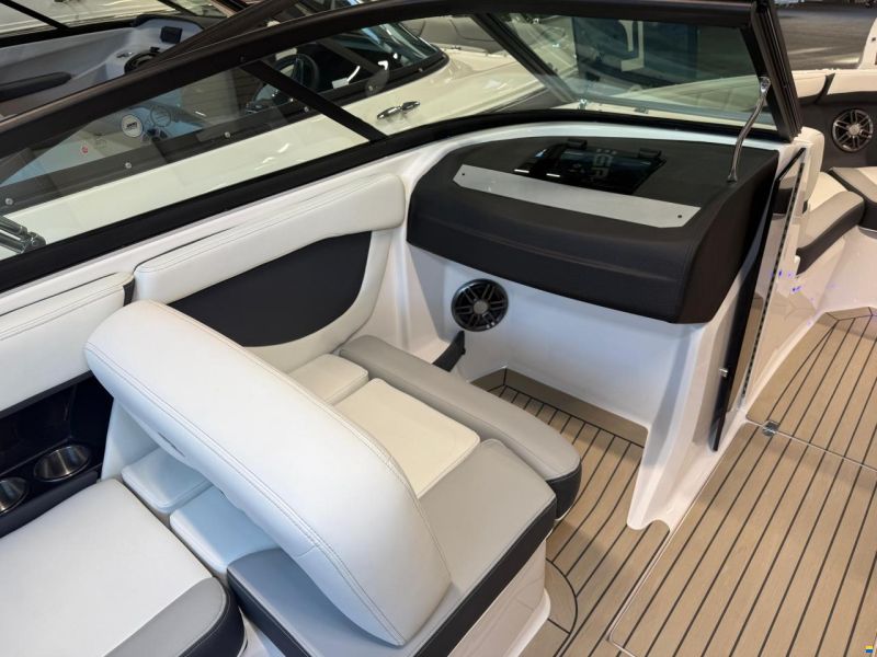 Regal 2000ES