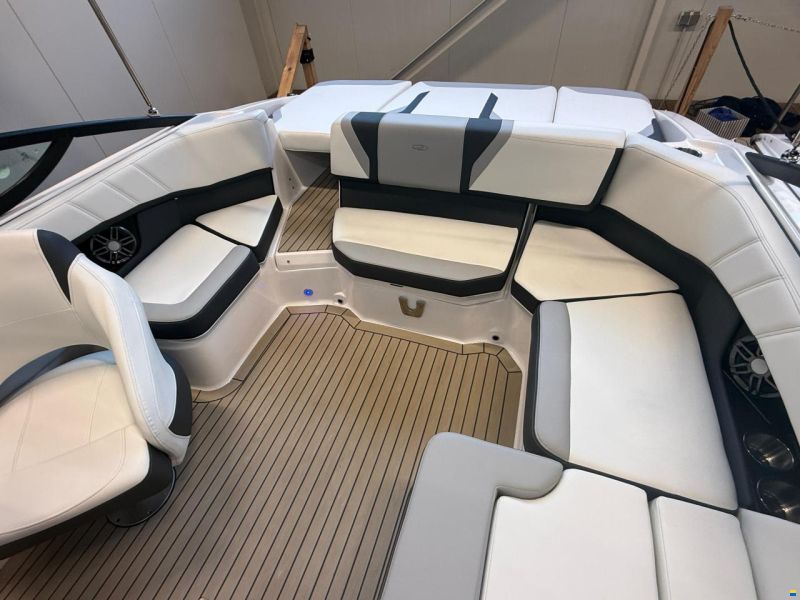 Regal 2000ES