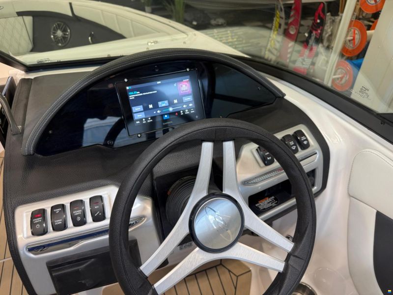 Regal 2000ES