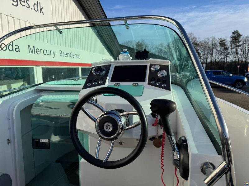 Ocean Master (PL) 630 WA med 150 hk Mercury ProXS 4 takt 3