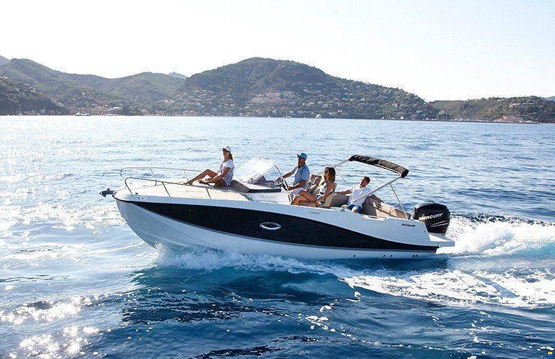 Quicksilver ACTIV 755 SUNDECK
