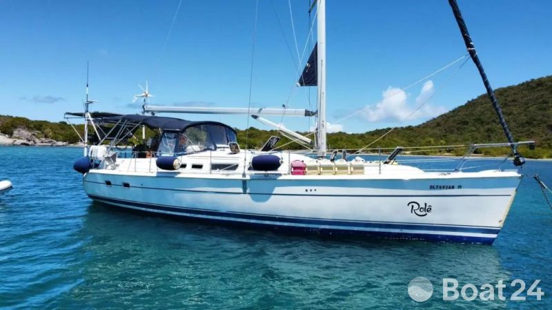 Hunter Marine 44