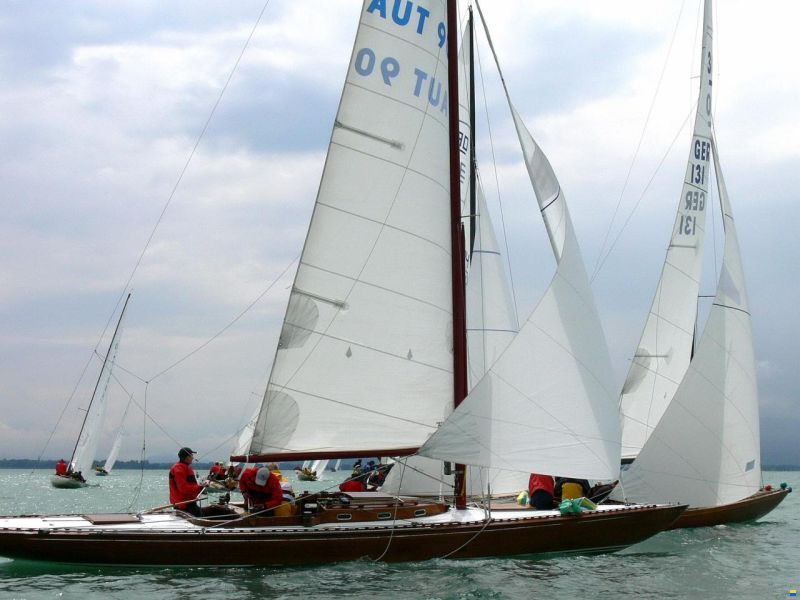 30qm-Schärenkreuzer in Voll-Mahagoni