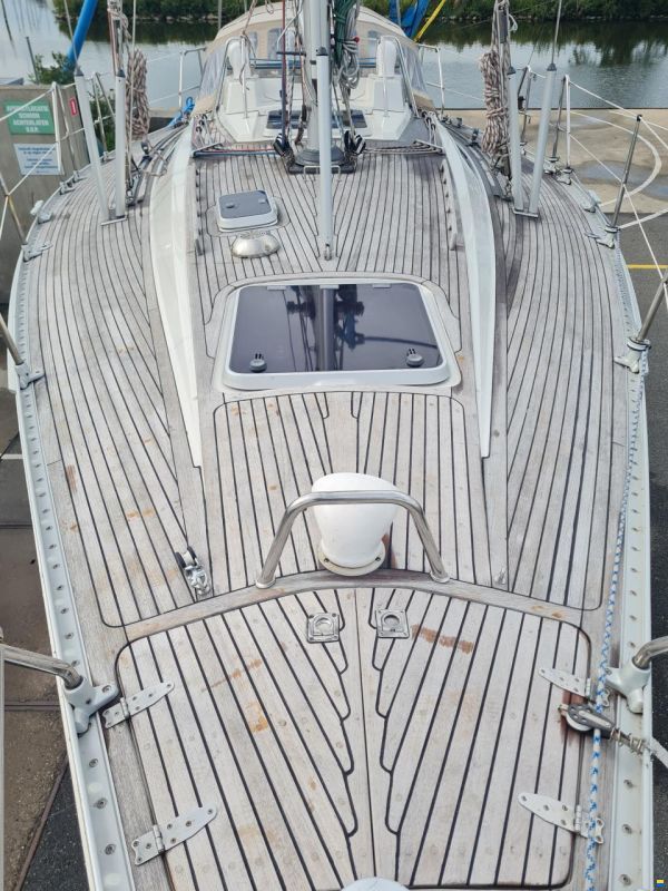 Sweden Yachts 370