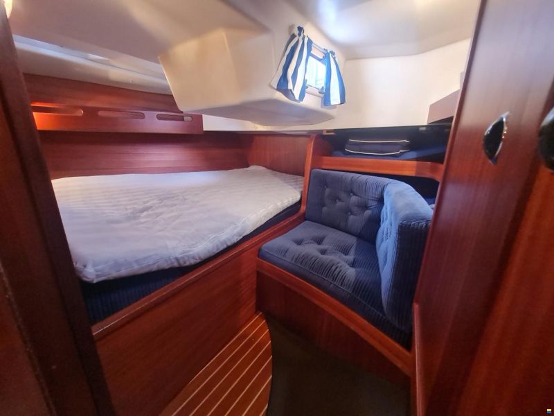 Sweden Yachts 370