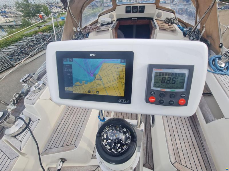 Sweden Yachts 370