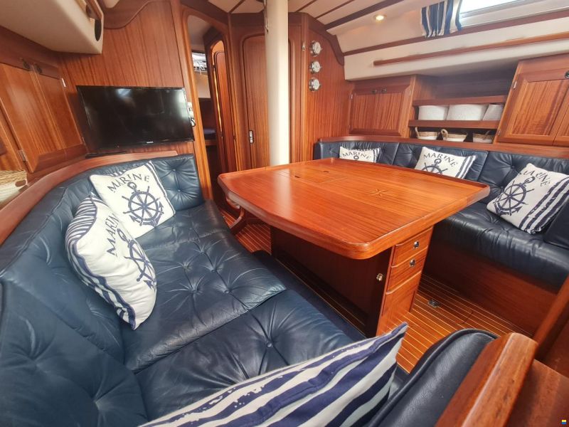Sweden Yachts 370