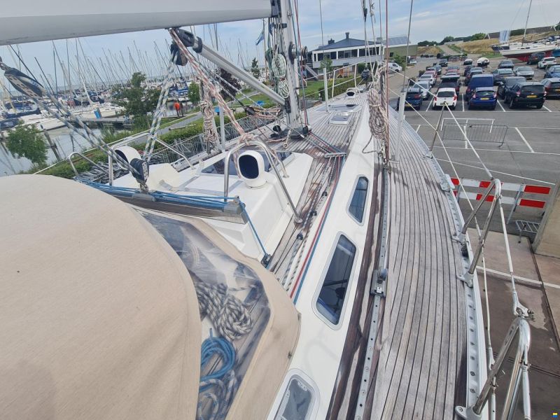 Sweden Yachts 370