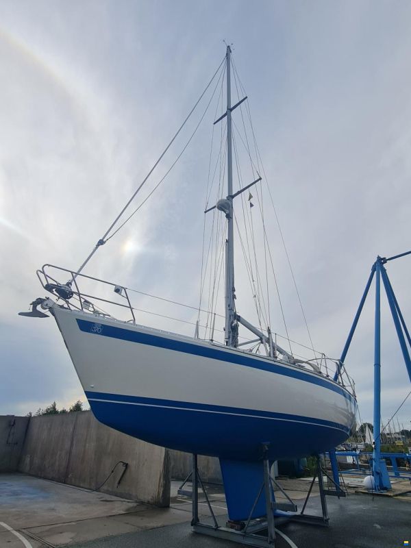 Sweden Yachts 370