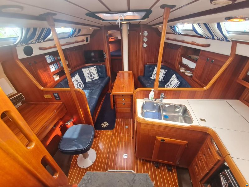 Sweden Yachts 370