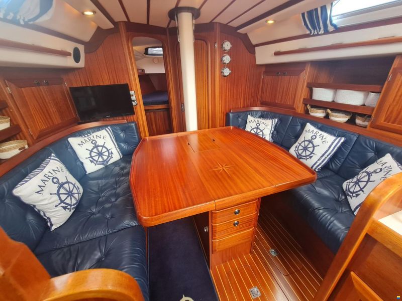 Sweden Yachts 370