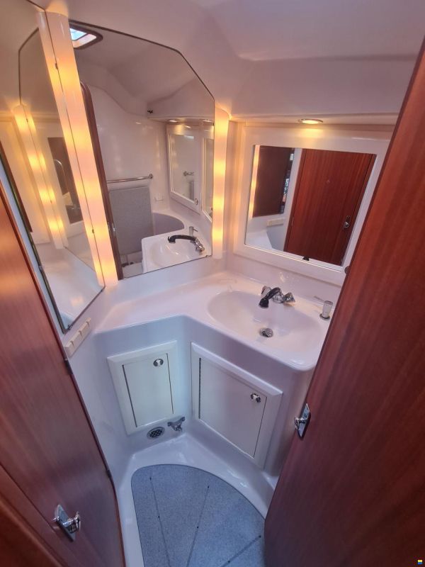 Sweden Yachts 370