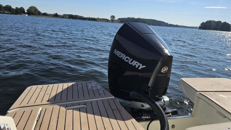 Quicksilver Activ 755 Cruiser