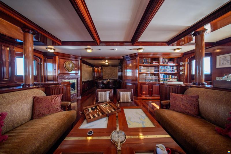 Pendennis 55m