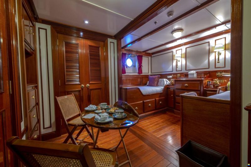 Pendennis 55m