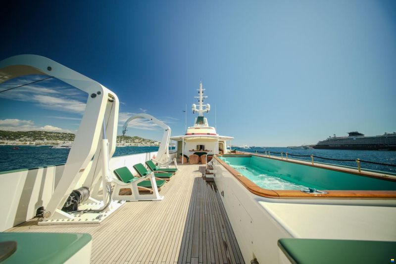 Pendennis 55m